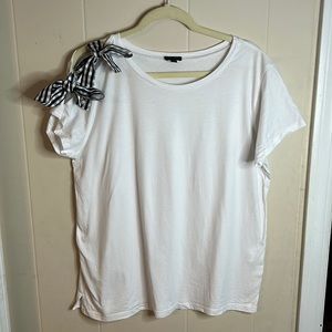 Coco + Carmen White T-Shirt with Bows